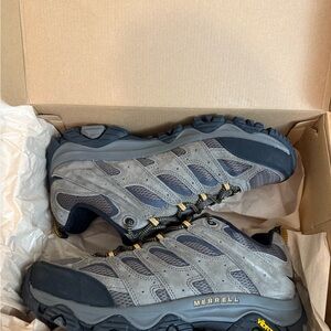 Merrell Athletic Shoes Brown and Black with Vibram Sole NWT